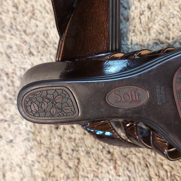 SOFFT Brown Metallic Patent Leather Wedge Sandals SZ 7M - Picture 4 of 9